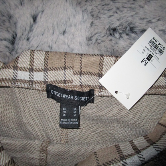 Cute patterned skort! - Picture 3 of 3